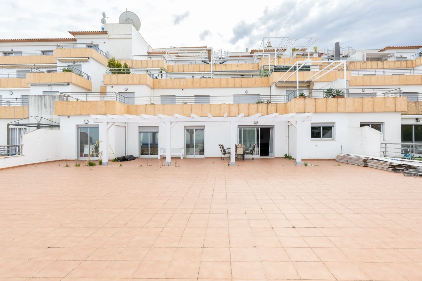 3 makuuhuone Huoneisto myytävänä paikassa Pego mukana uima-altaan 
autotalli - 320 000 € (Ref: 9415425)