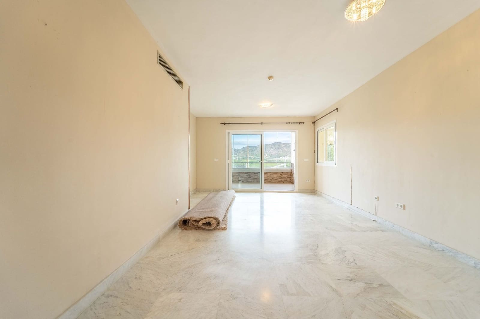 2 sypialnia Mieszkanie na sprzedaż w Alhaurin de la Torre z basenem garażem - 325 000 € (Ref: 9415426)