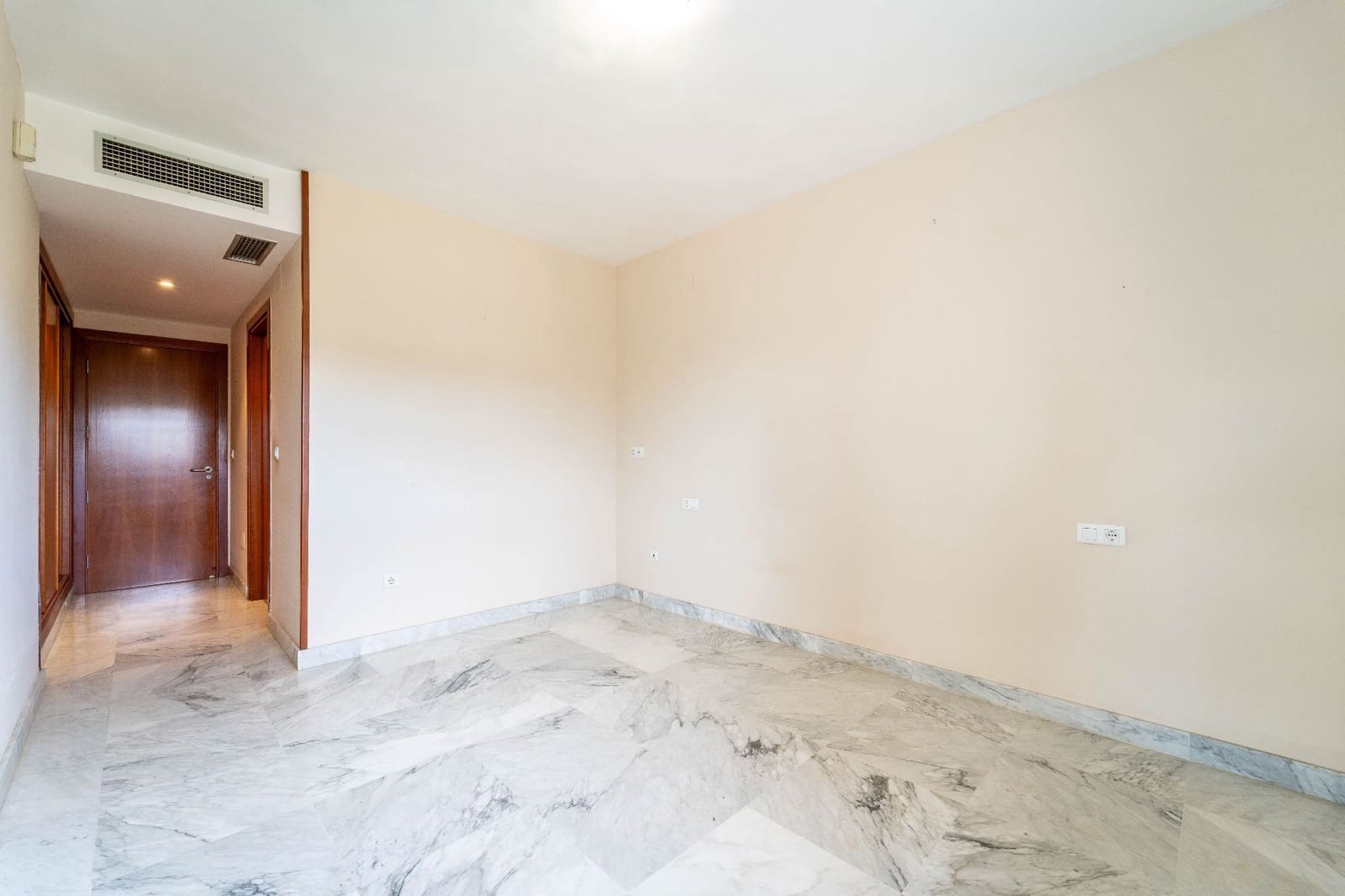 2 sypialnia Mieszkanie na sprzedaż w Alhaurin de la Torre z basenem garażem - 325 000 € (Ref: 9415426)