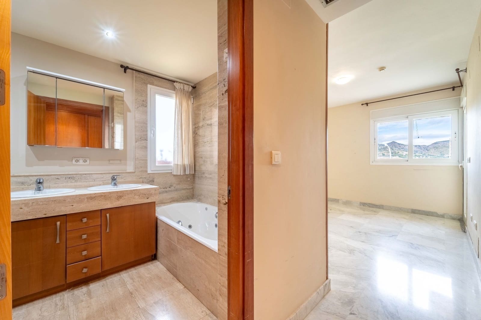 2 sypialnia Mieszkanie na sprzedaż w Alhaurin de la Torre z basenem garażem - 325 000 € (Ref: 9415426)