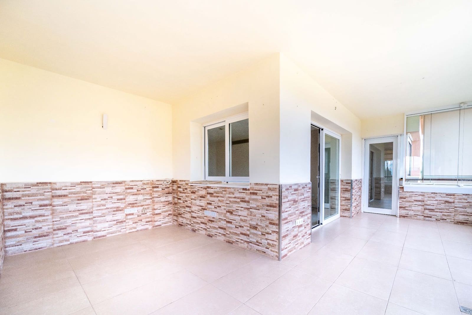 2 sypialnia Mieszkanie na sprzedaż w Alhaurin de la Torre z basenem garażem - 325 000 € (Ref: 9415426)