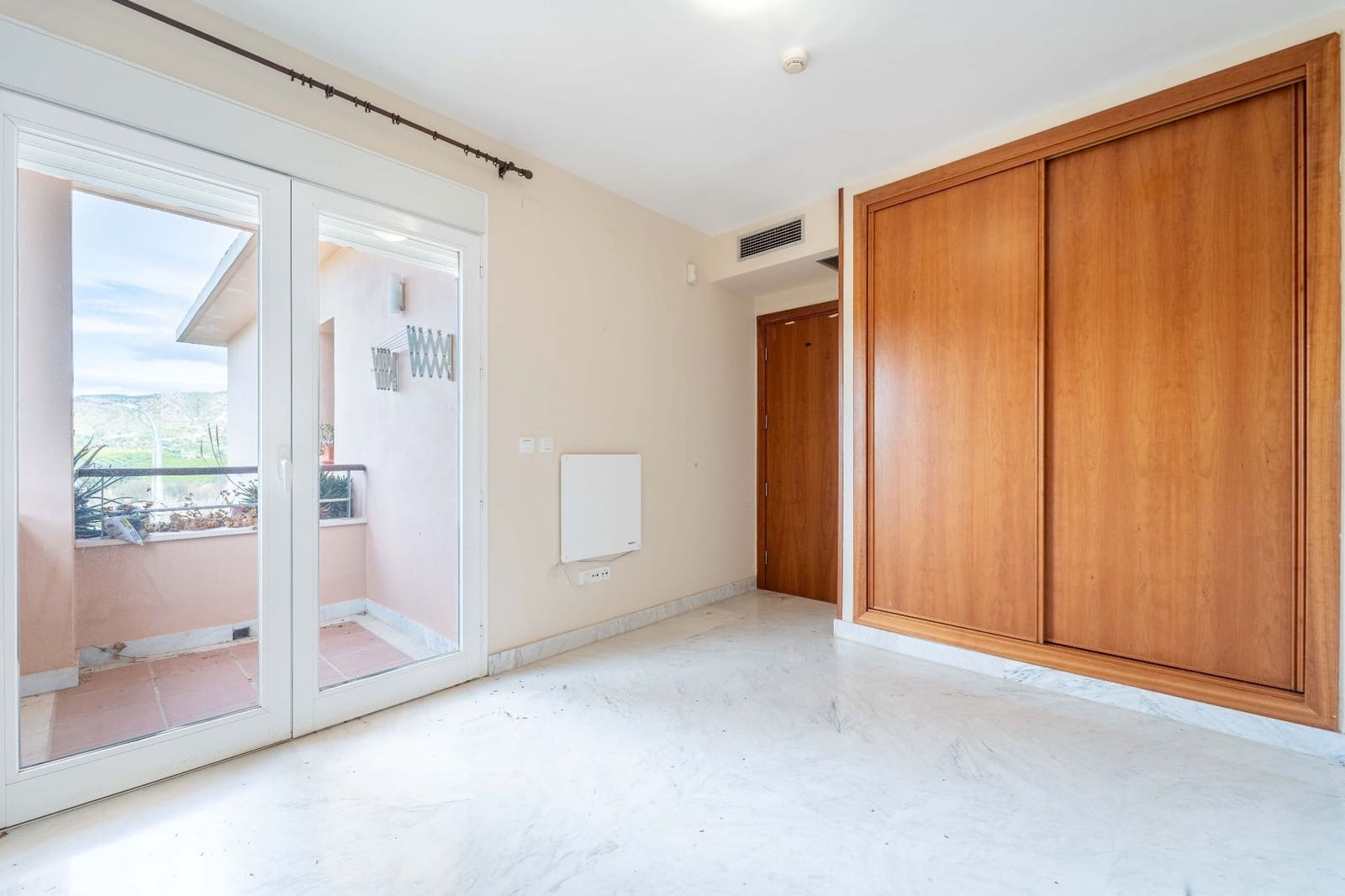 2 sypialnia Mieszkanie na sprzedaż w Alhaurin de la Torre z basenem garażem - 325 000 € (Ref: 9415426)