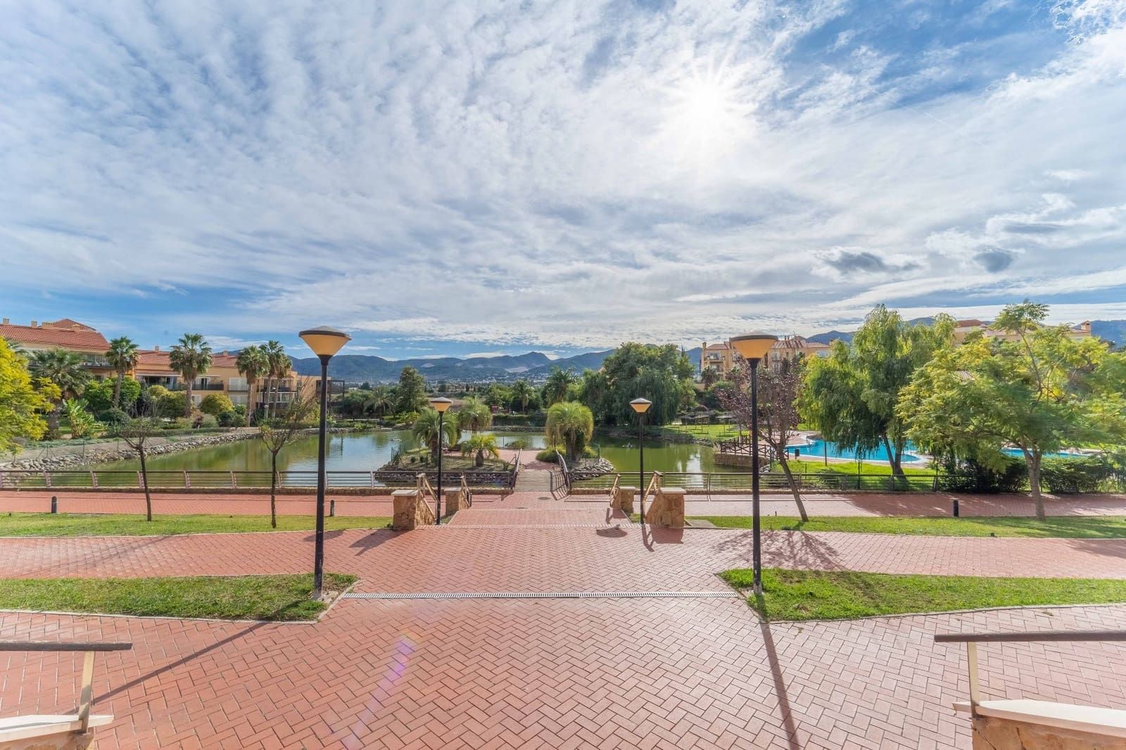 2 sypialnia Mieszkanie na sprzedaż w Alhaurin de la Torre z basenem garażem - 325 000 € (Ref: 9415426)