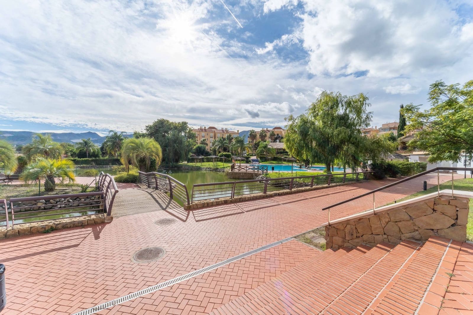 2 sypialnia Mieszkanie na sprzedaż w Alhaurin de la Torre z basenem garażem - 325 000 € (Ref: 9415426)