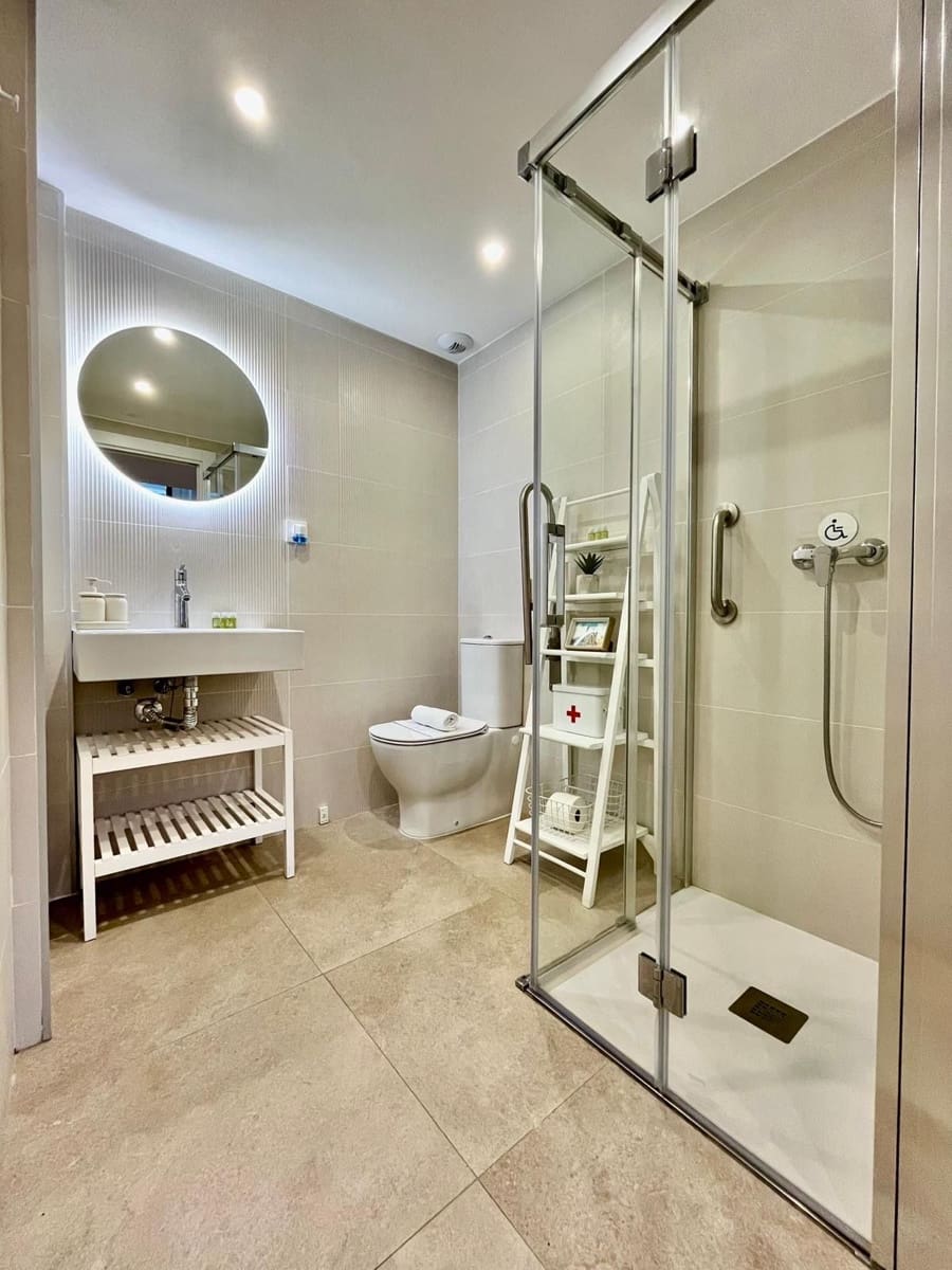 1 bedroom Office for sale in Valencia city with pool garage - € 425,000 (Ref: 9415429)