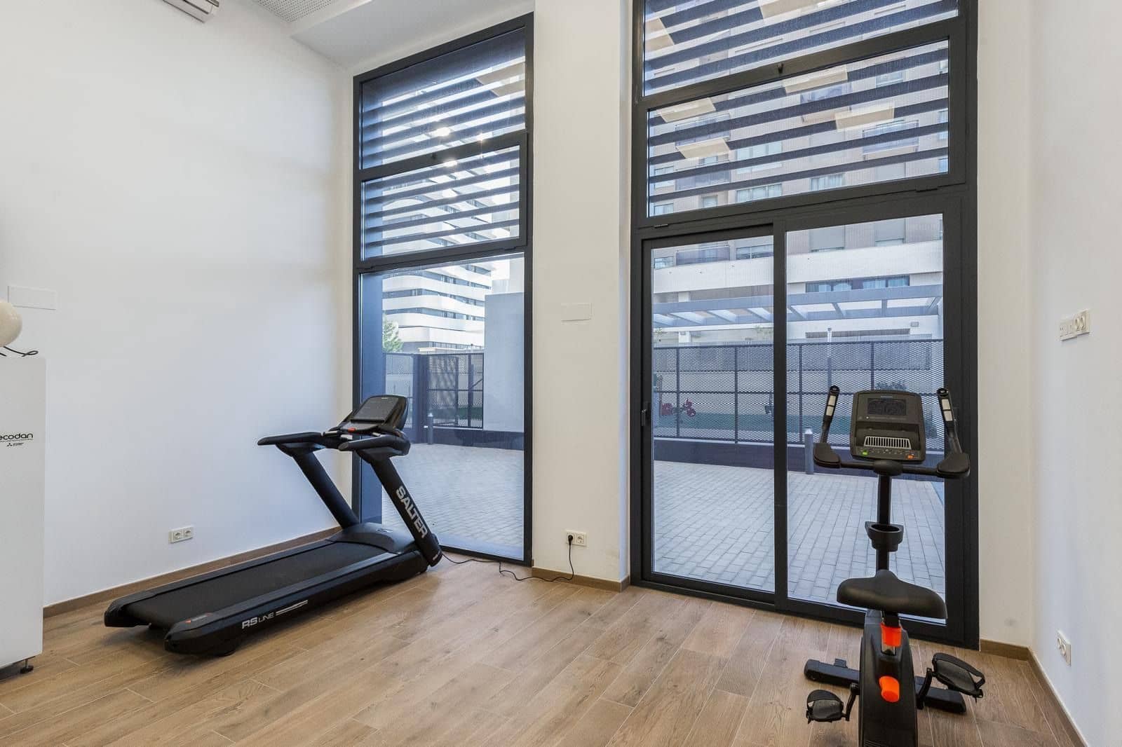 1 bedroom Office for sale in Valencia city with pool garage - € 425,000 (Ref: 9415429)