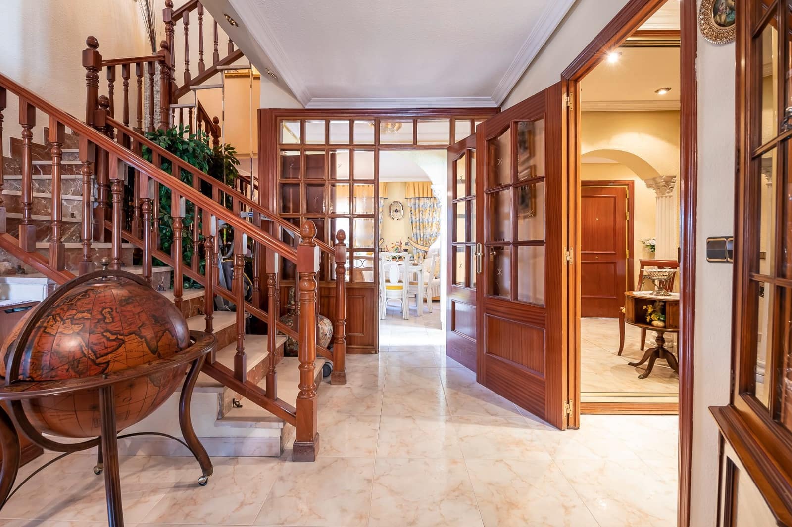 5 soverom Villa til salgs i Madrid by med svømmebasseng garasje - € 890 000 (Ref: 9421867)