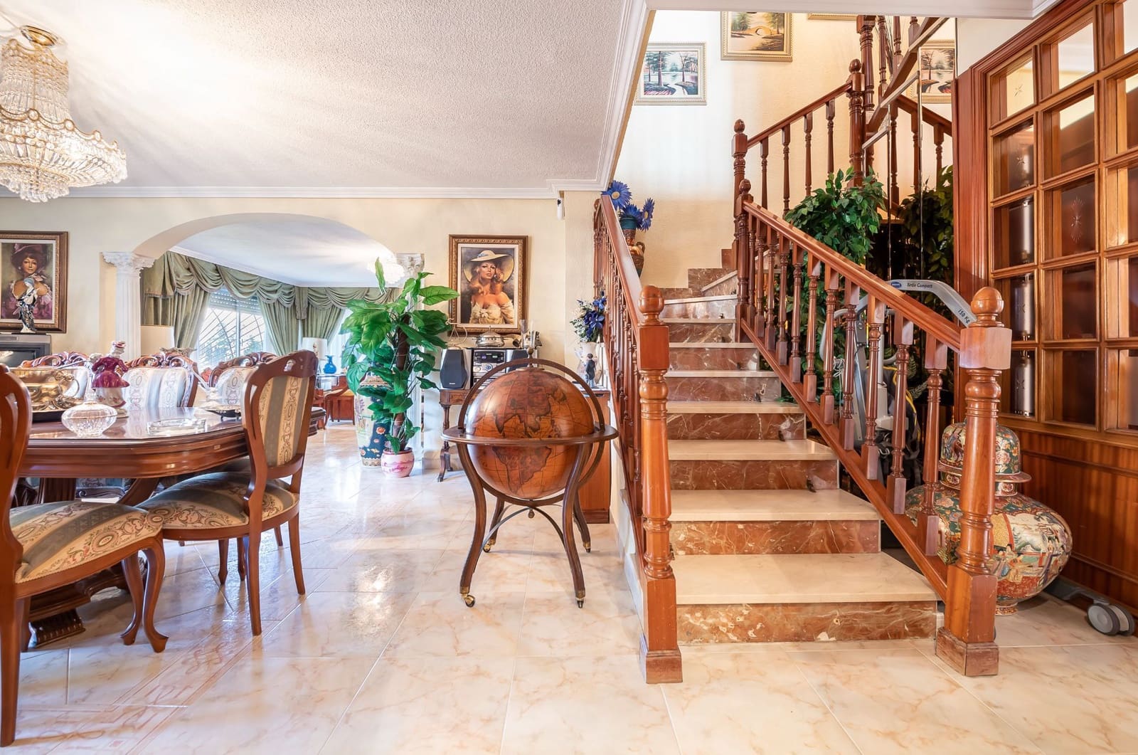 5 soverom Villa til salgs i Madrid by med svømmebasseng garasje - € 890 000 (Ref: 9421867)