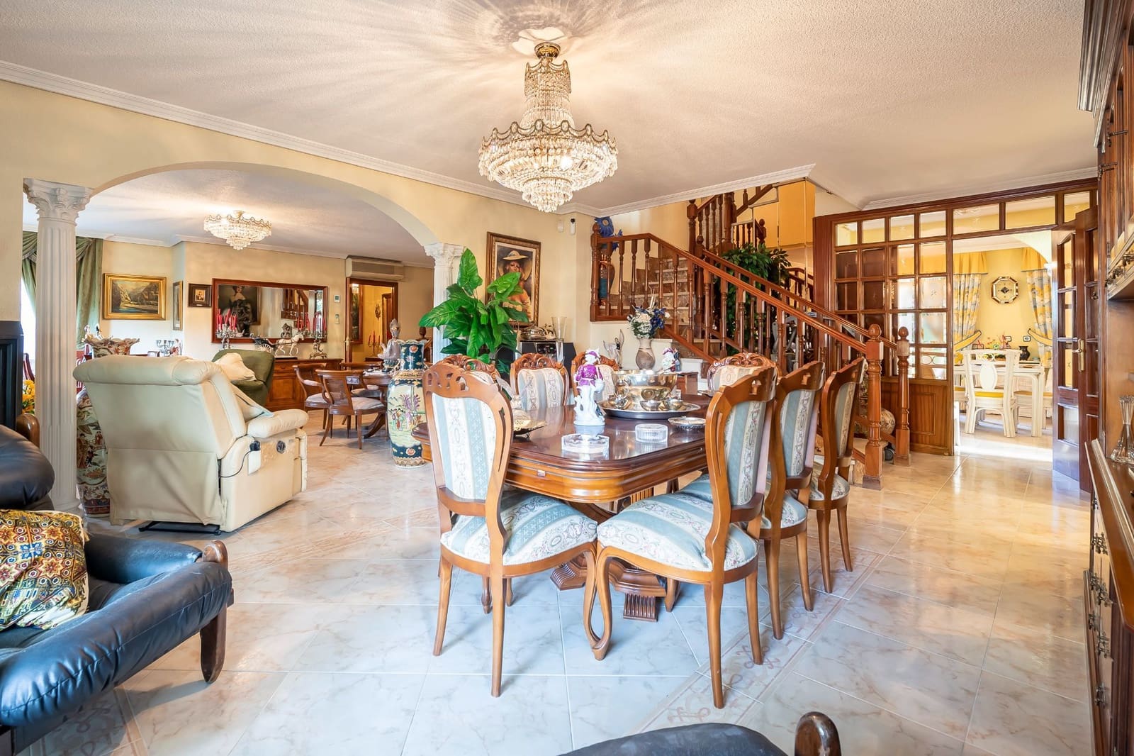 5 soverom Villa til salgs i Madrid by med svømmebasseng garasje - € 890 000 (Ref: 9421867)