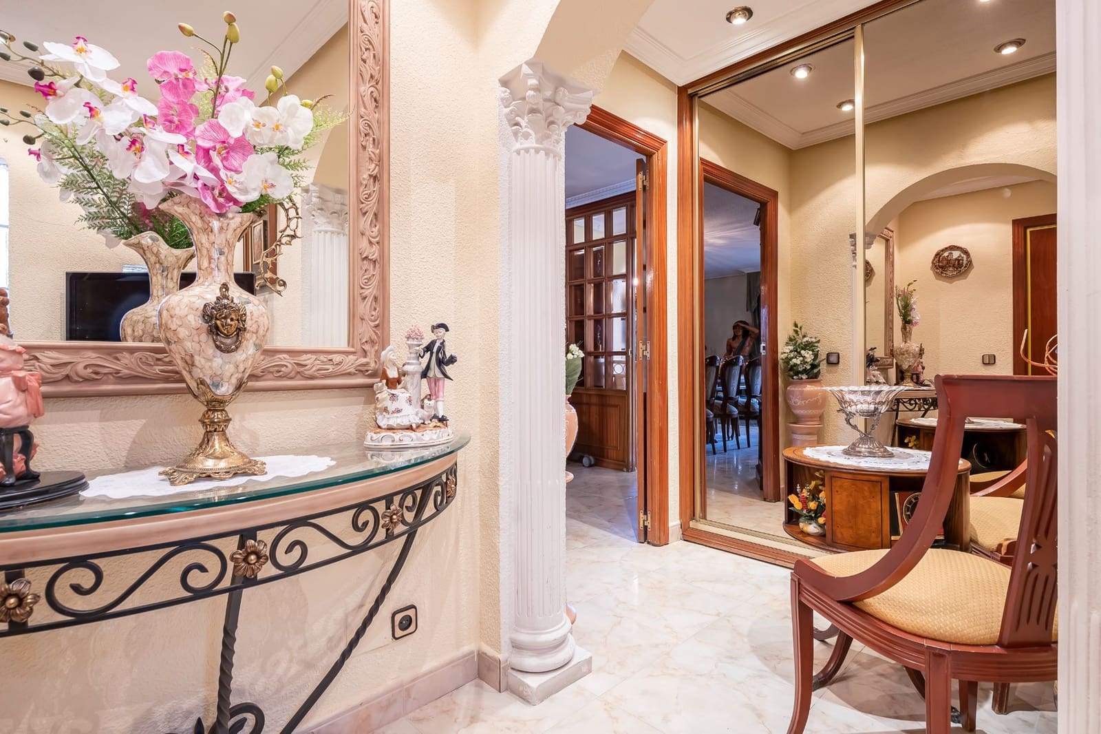 5 soverom Villa til salgs i Madrid by med svømmebasseng garasje - € 890 000 (Ref: 9421867)