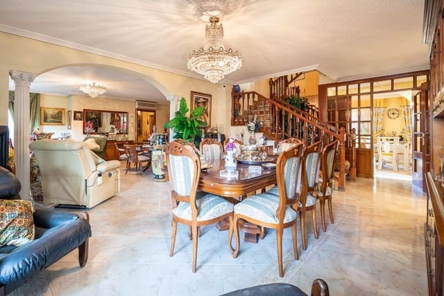 5 soverom Villa til salgs i Madrid by med svømmebasseng garasje - € 890 000 (Ref: 9421867)