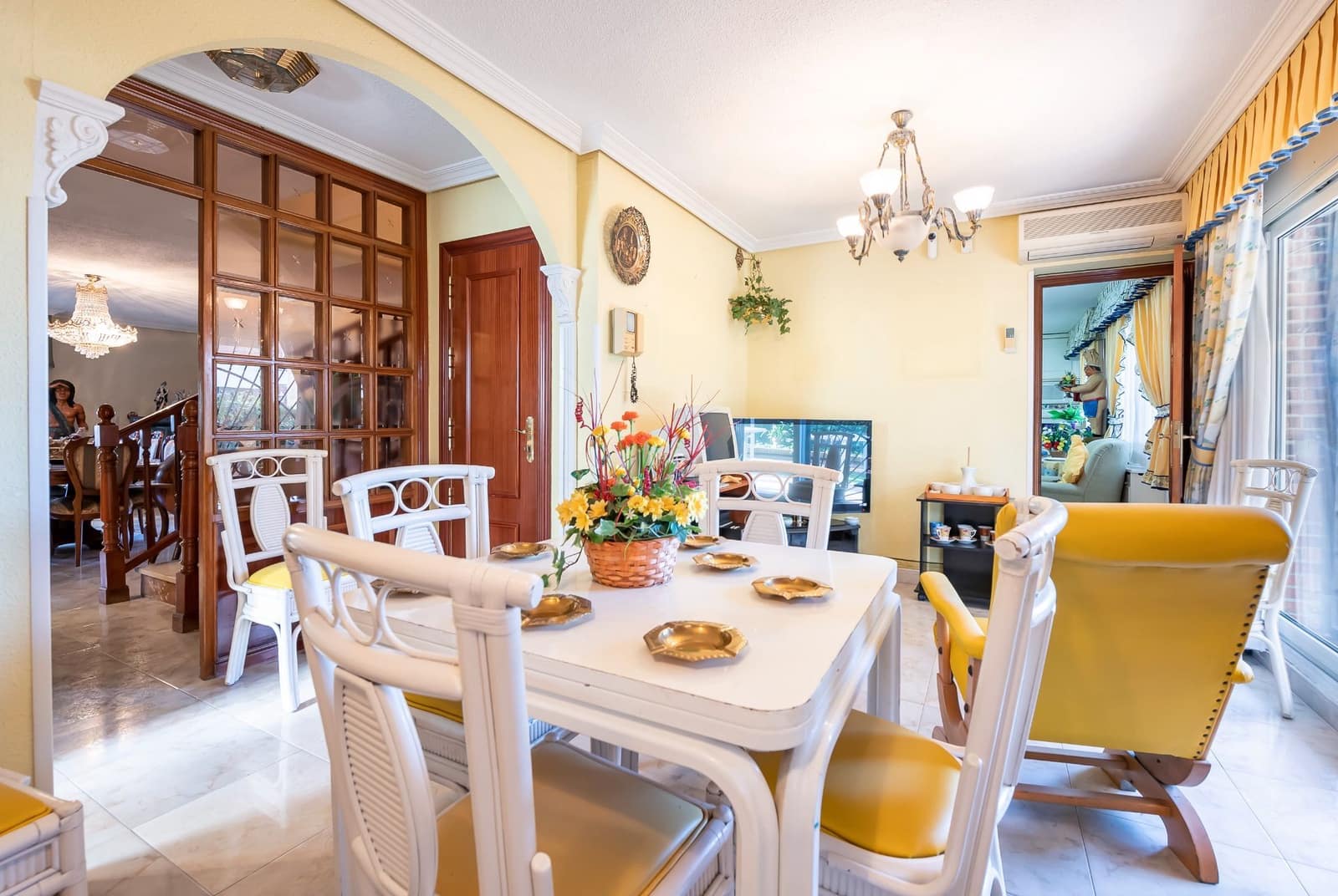 5 soverom Villa til salgs i Madrid by med svømmebasseng garasje - € 890 000 (Ref: 9421867)