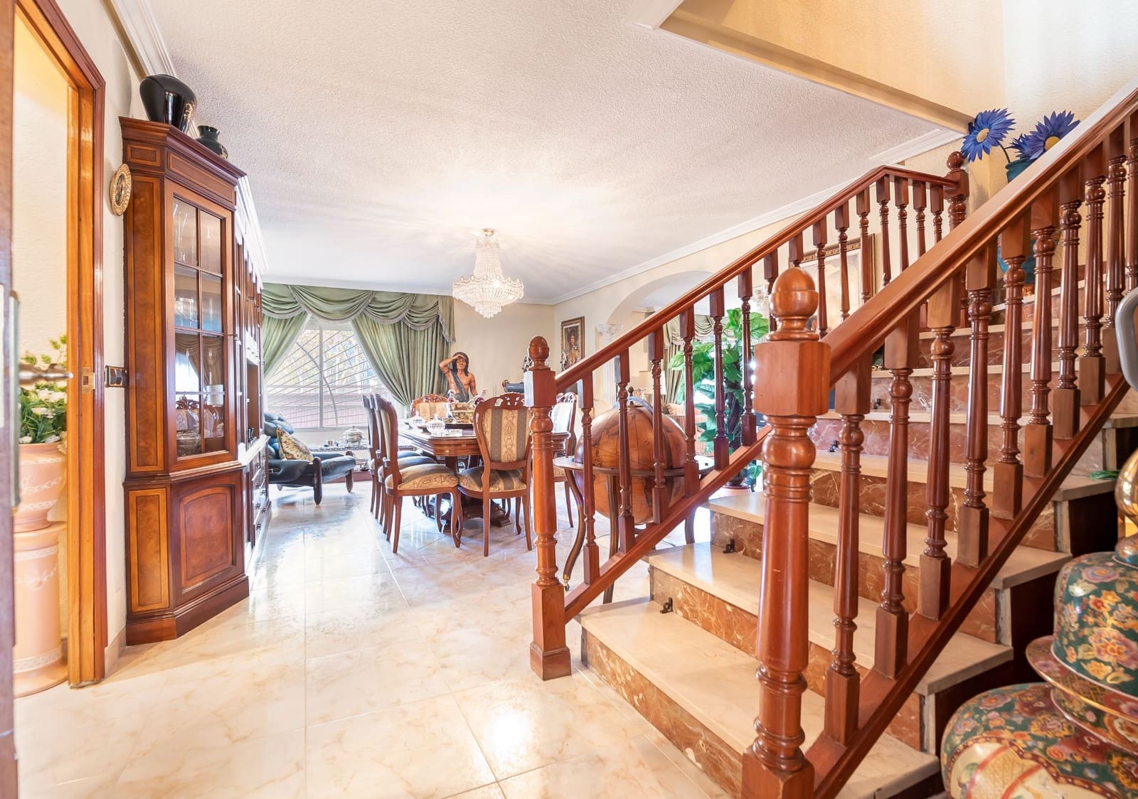 5 soverom Villa til salgs i Madrid by med svømmebasseng garasje - € 890 000 (Ref: 9421867)