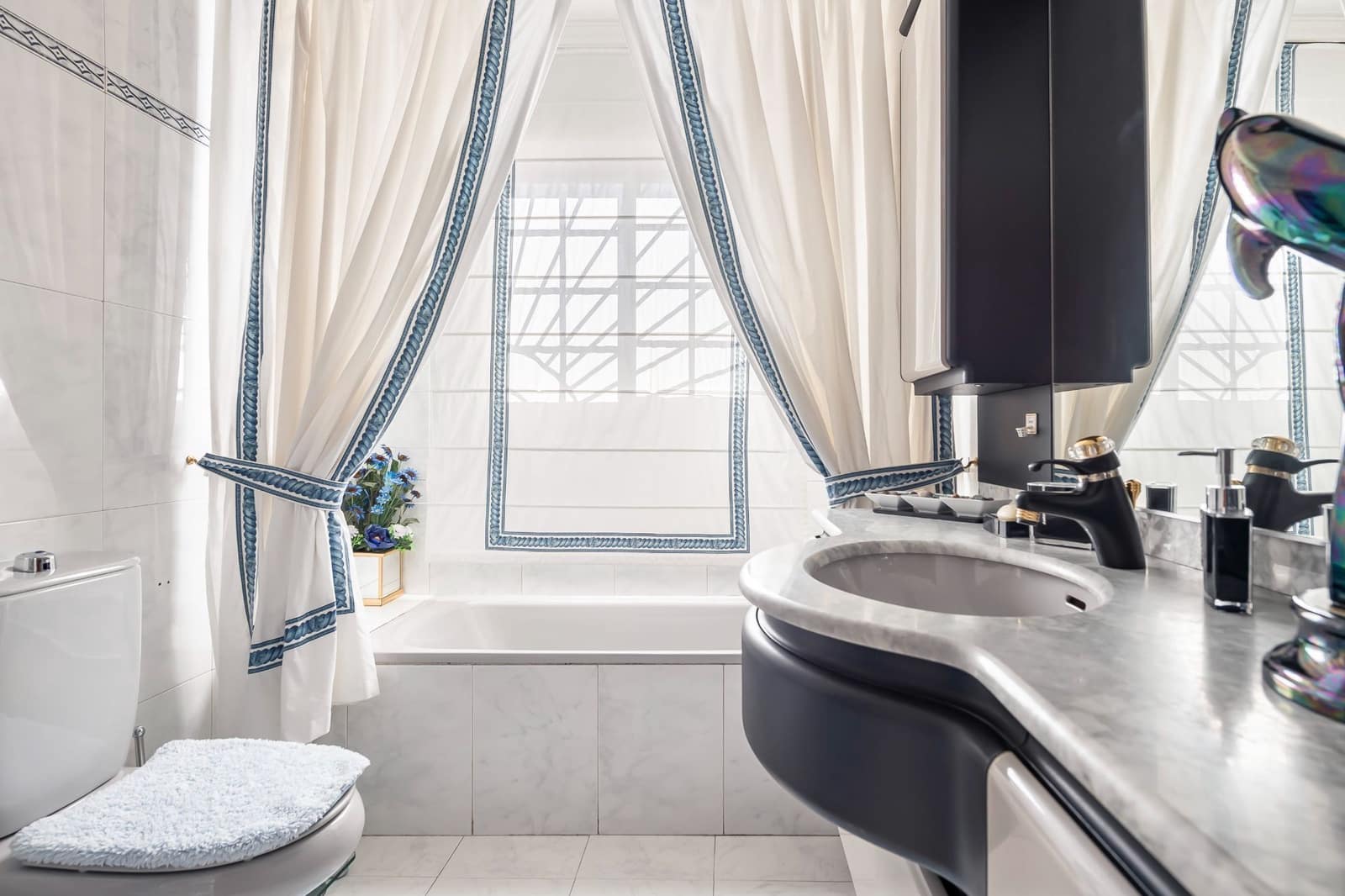 5 soverom Villa til salgs i Madrid by med svømmebasseng garasje - € 890 000 (Ref: 9421867)