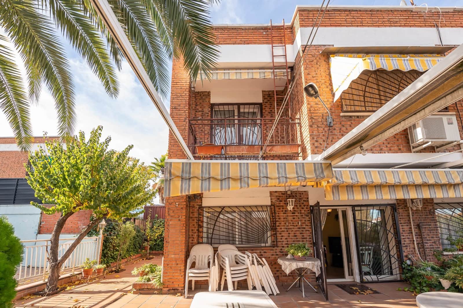 5 soverom Villa til salgs i Madrid by med svømmebasseng garasje - € 890 000 (Ref: 9421867)