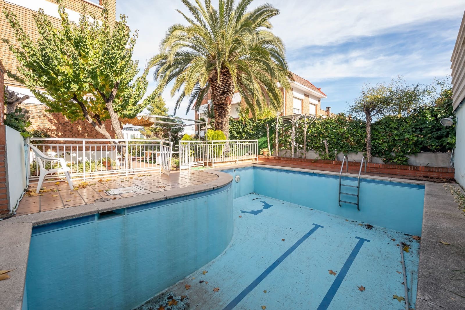 5 soverom Villa til salgs i Madrid by med svømmebasseng garasje - € 890 000 (Ref: 9421867)