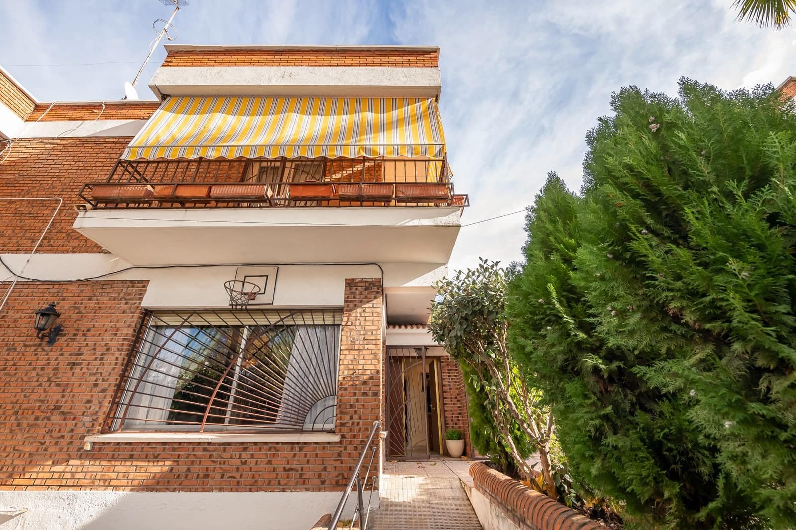 5 soverom Villa til salgs i Madrid by med svømmebasseng garasje - € 890 000 (Ref: 9421867)