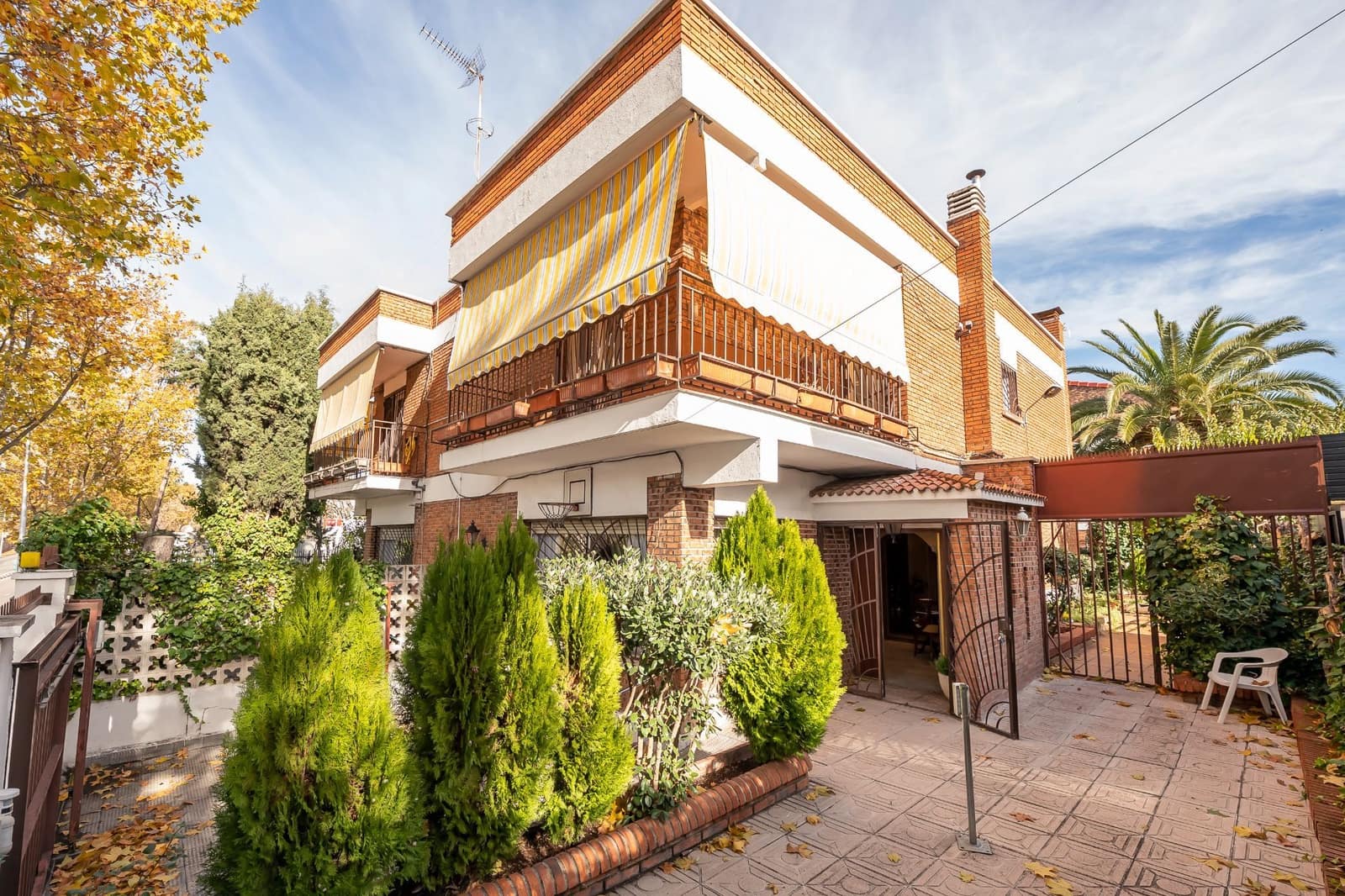5 soverom Villa til salgs i Madrid by med svømmebasseng garasje - € 890 000 (Ref: 9421867)