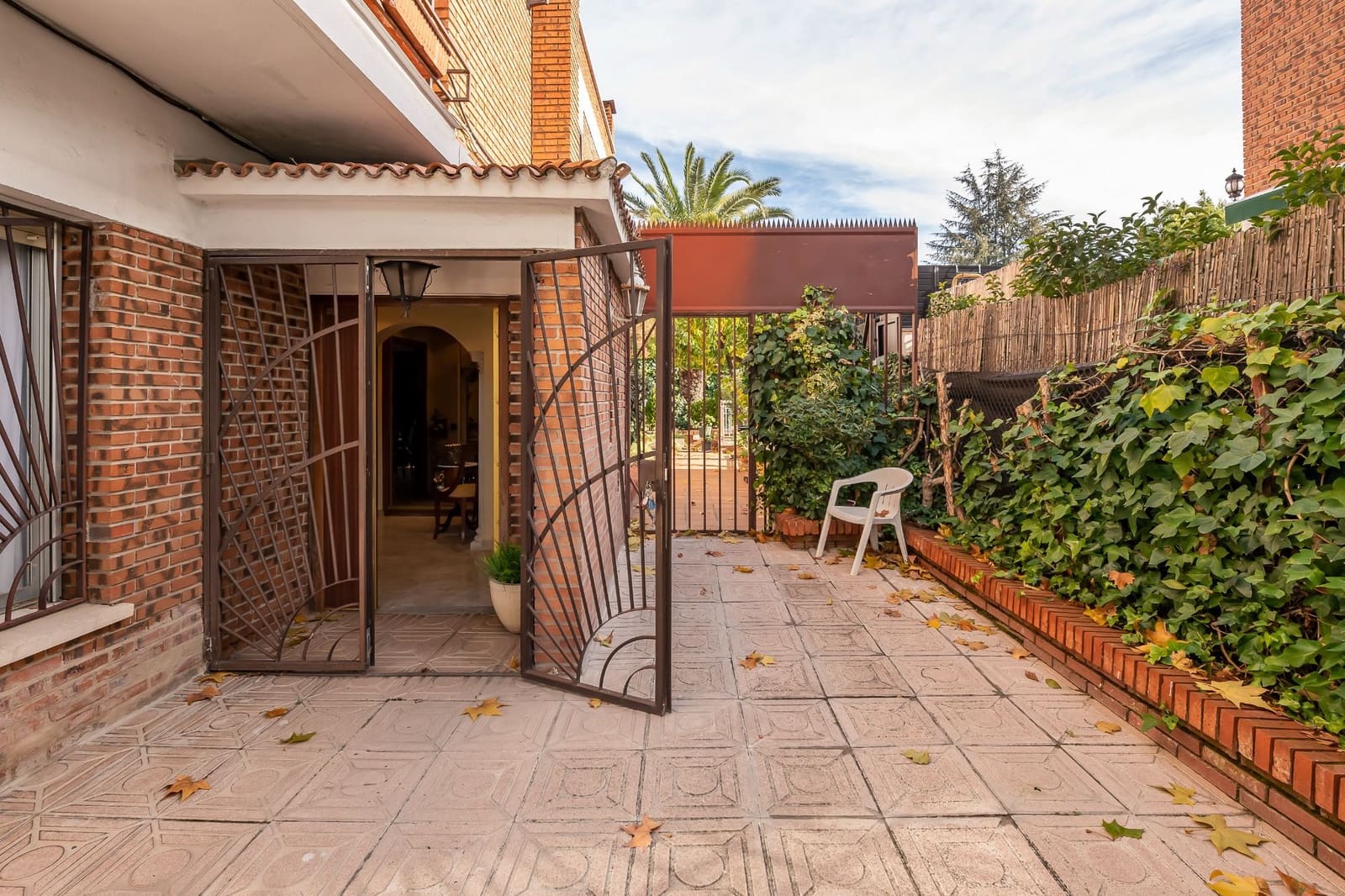 5 soverom Villa til salgs i Madrid by med svømmebasseng garasje - € 890 000 (Ref: 9421867)