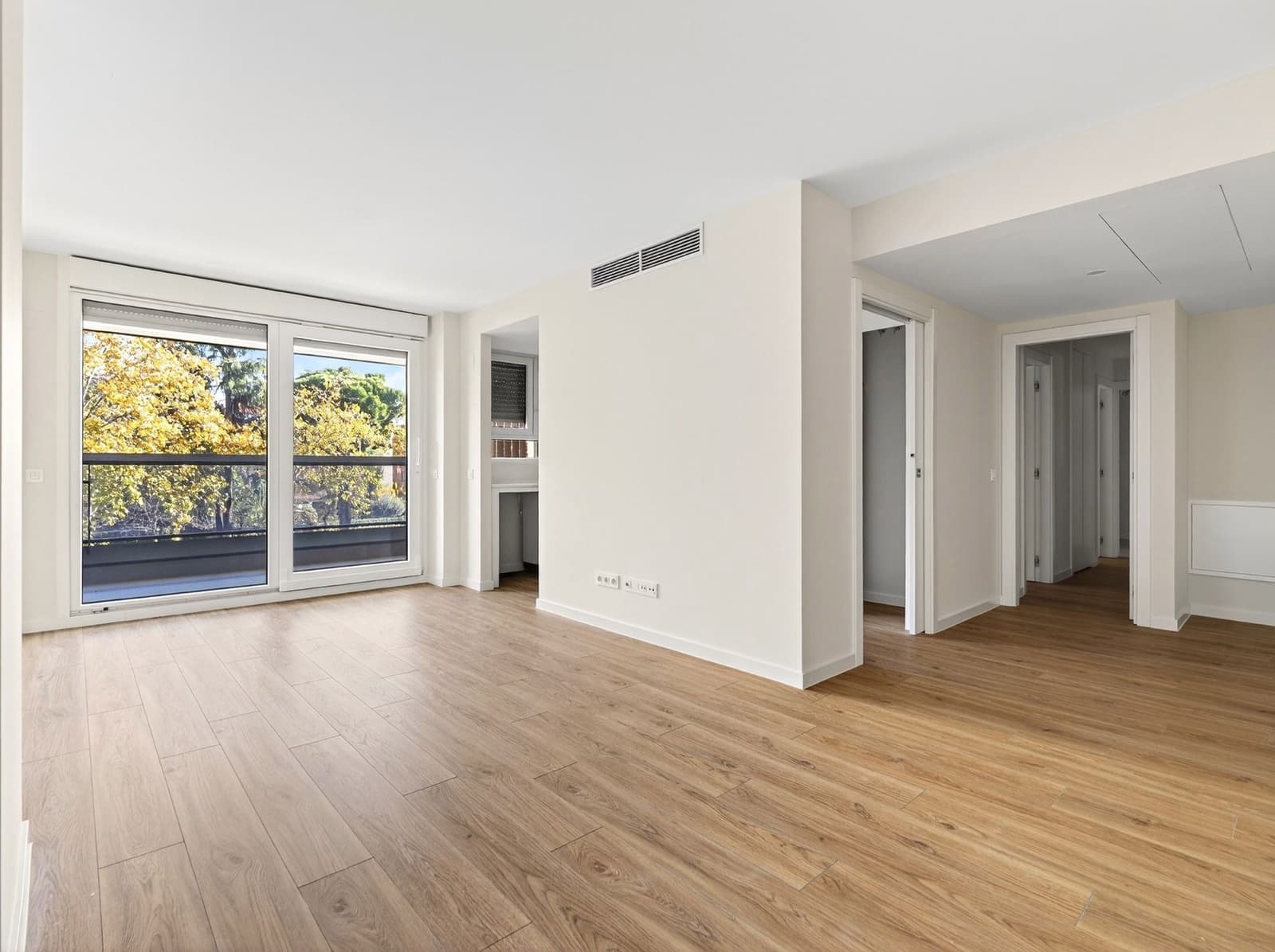 3 bedroom Flat for sale in Madrid city with pool garage - € 1,195,000 (Ref: 9421868)