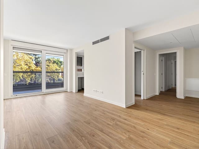 3 bedroom Flat for sale in Ciudad Lineal, Madrid city with pool garage - € 1,195,000 (Ref: 9421868)