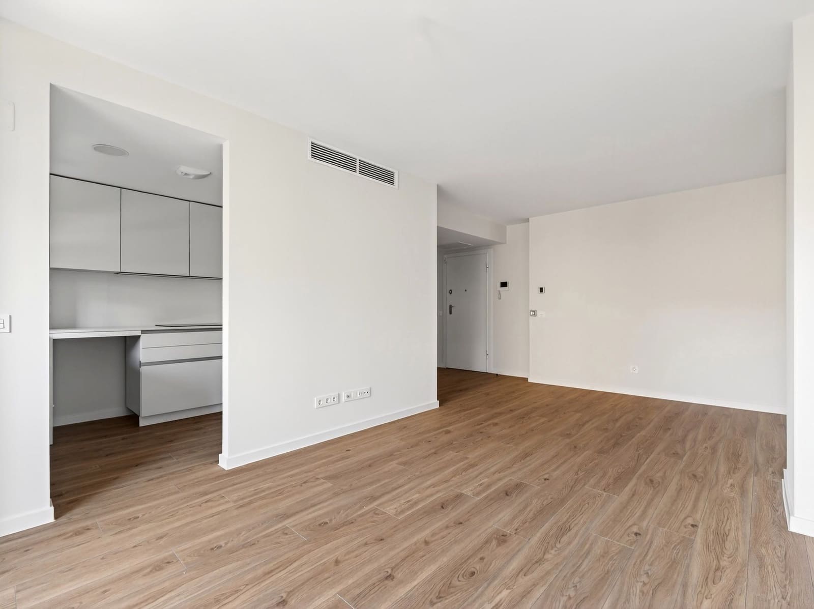 3 bedroom Flat for sale in Madrid city with pool garage - € 1,195,000 (Ref: 9421868)