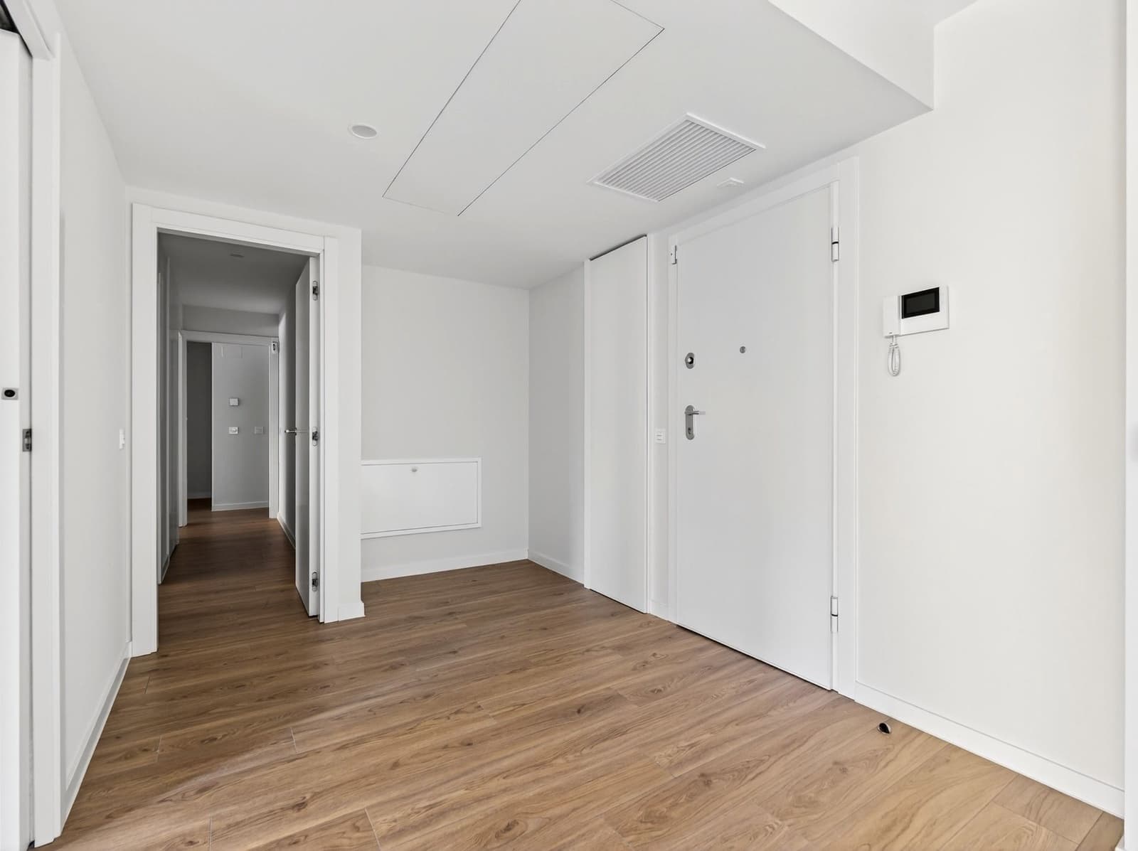 3 bedroom Flat for sale in Madrid city with pool garage - € 1,195,000 (Ref: 9421868)