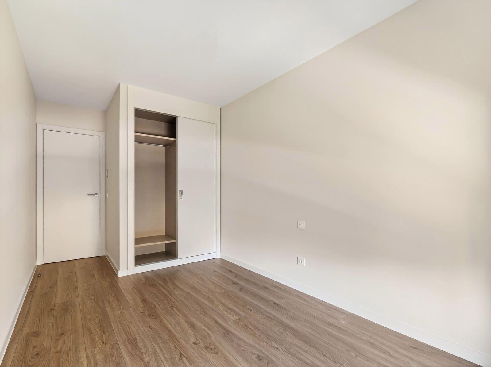 3 bedroom Flat for sale in Madrid city with pool garage - € 1,195,000 (Ref: 9421868)