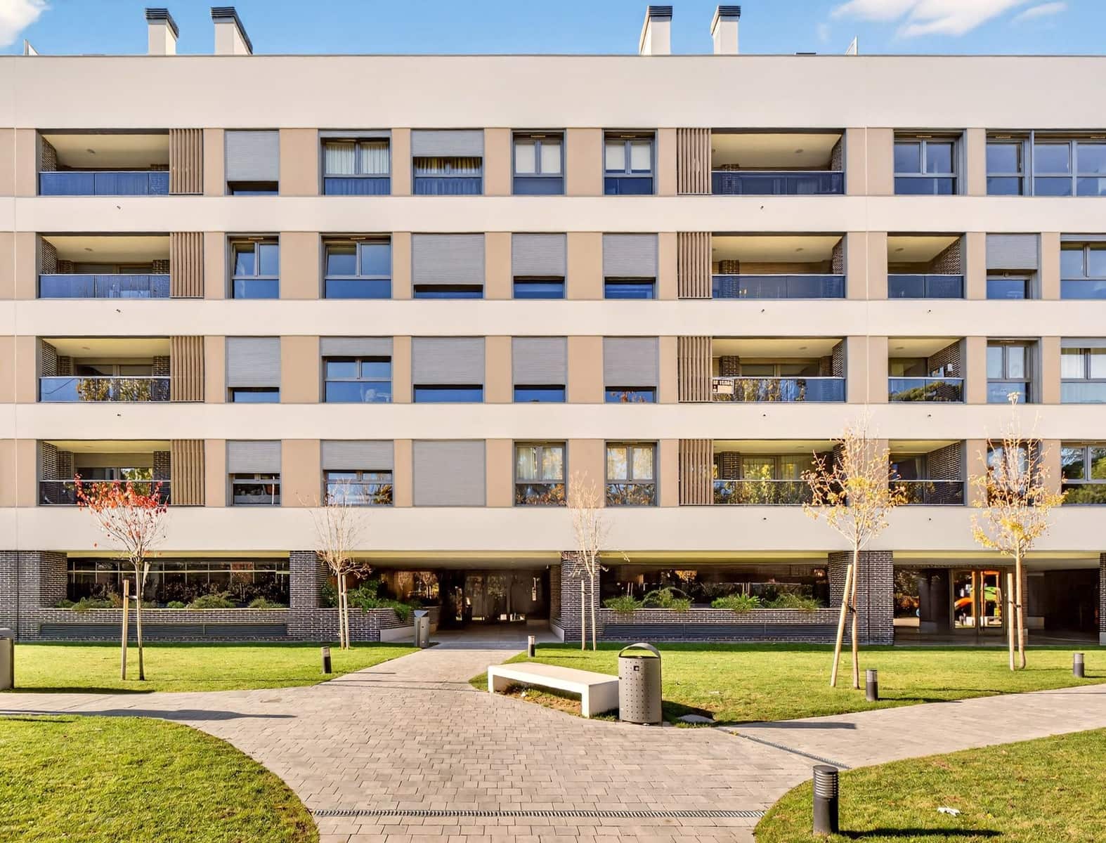 3 bedroom Flat for sale in Madrid city with pool garage - € 1,195,000 (Ref: 9421868)