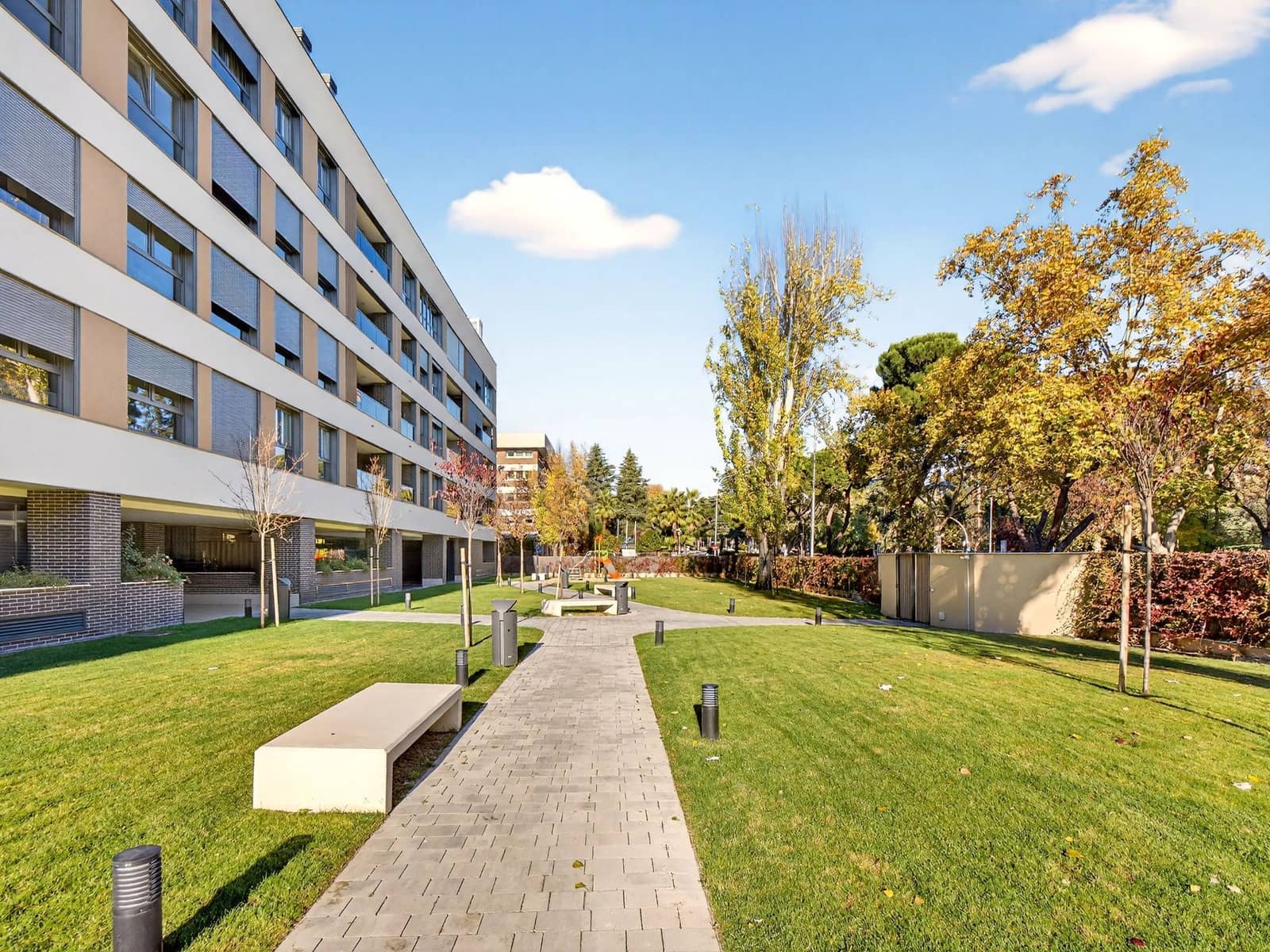 3 bedroom Flat for sale in Madrid city with pool garage - € 1,195,000 (Ref: 9421868)