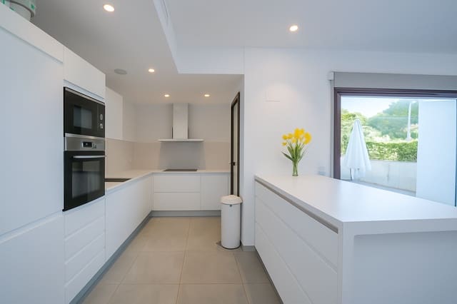 Apartamento de 3 habitaciones en Javea / Xàbia en venta con piscina garaje - 629.000 € (Ref: 9421870)