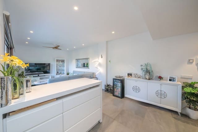 Apartamento de 3 habitaciones en Javea / Xàbia en venta con piscina garaje - 629.000 € (Ref: 9421870)