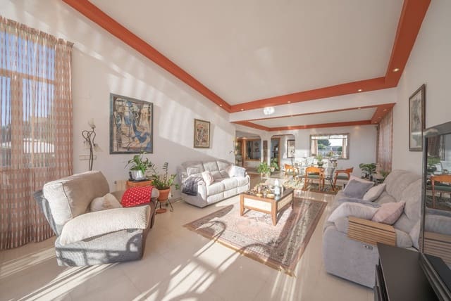 3 soverom Villa til salgs i Valencia by med svømmebasseng garasje - € 650 000 (Ref: 9426870)