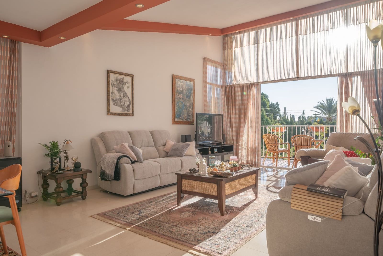 3 soverom Villa til salgs i Valencia by med svømmebasseng garasje - € 650 000 (Ref: 9426870)