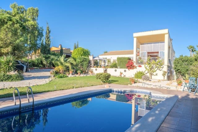 3 soverom Villa til salgs i Valencia by med svømmebasseng garasje - € 650 000 (Ref: 9426870)