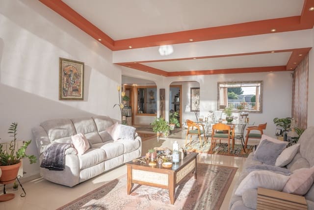 3 soverom Villa til salgs i Valencia by med svømmebasseng garasje - € 650 000 (Ref: 9426870)