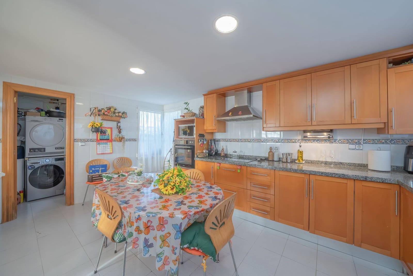 3 soverom Villa til salgs i Valencia by med svømmebasseng garasje - € 650 000 (Ref: 9426870)