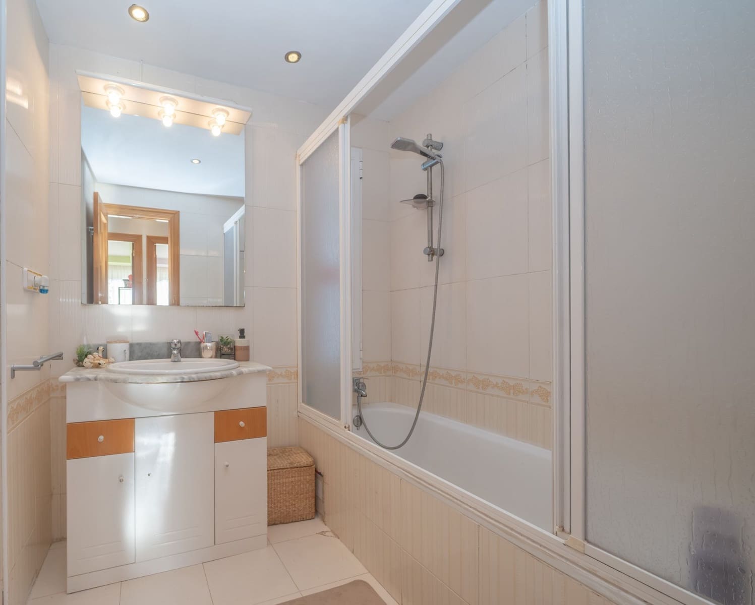 3 soverom Villa til salgs i Valencia by med svømmebasseng garasje - € 650 000 (Ref: 9426870)