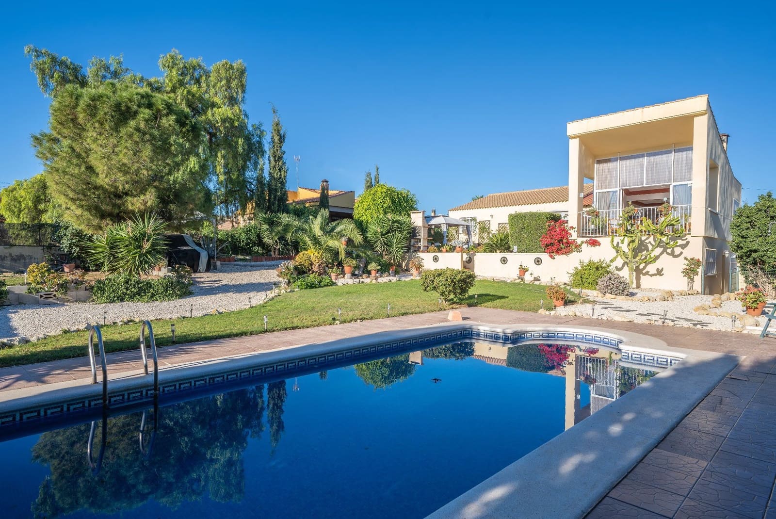 3 soverom Villa til salgs i Valencia by med svømmebasseng garasje - € 650 000 (Ref: 9426870)