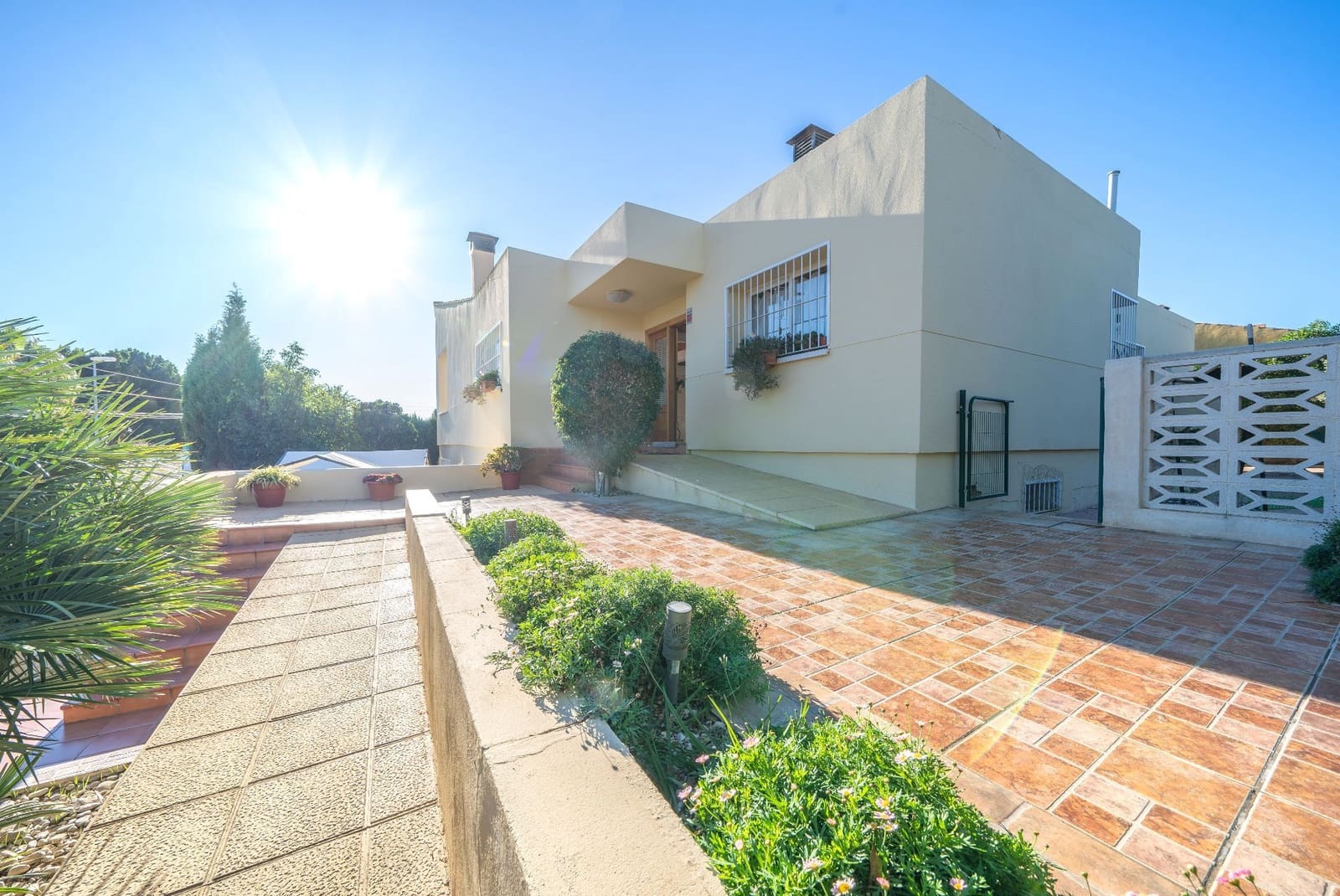 3 soverom Villa til salgs i Valencia by med svømmebasseng garasje - € 650 000 (Ref: 9426870)