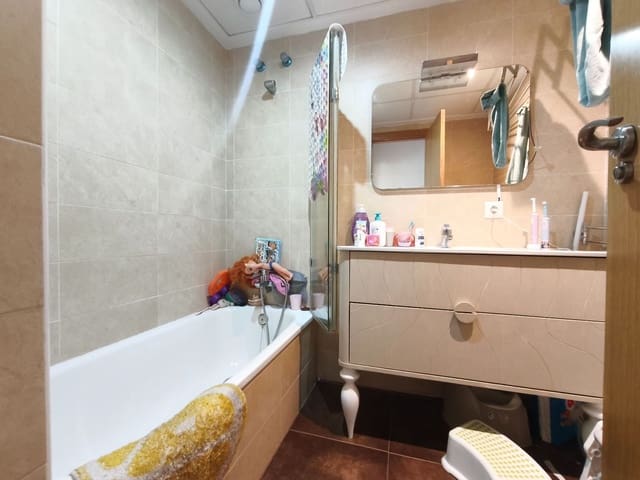 3 bedroom Flat for sale in San Vicente / Sant Vicent del Raspeig with pool garage - € 270,000 (Ref: 9426872)