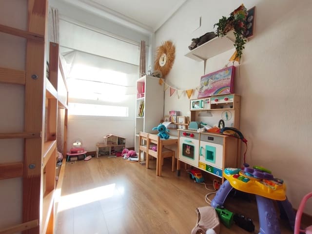 3 bedroom Flat for sale in San Vicente / Sant Vicent del Raspeig with pool garage - € 270,000 (Ref: 9426872)