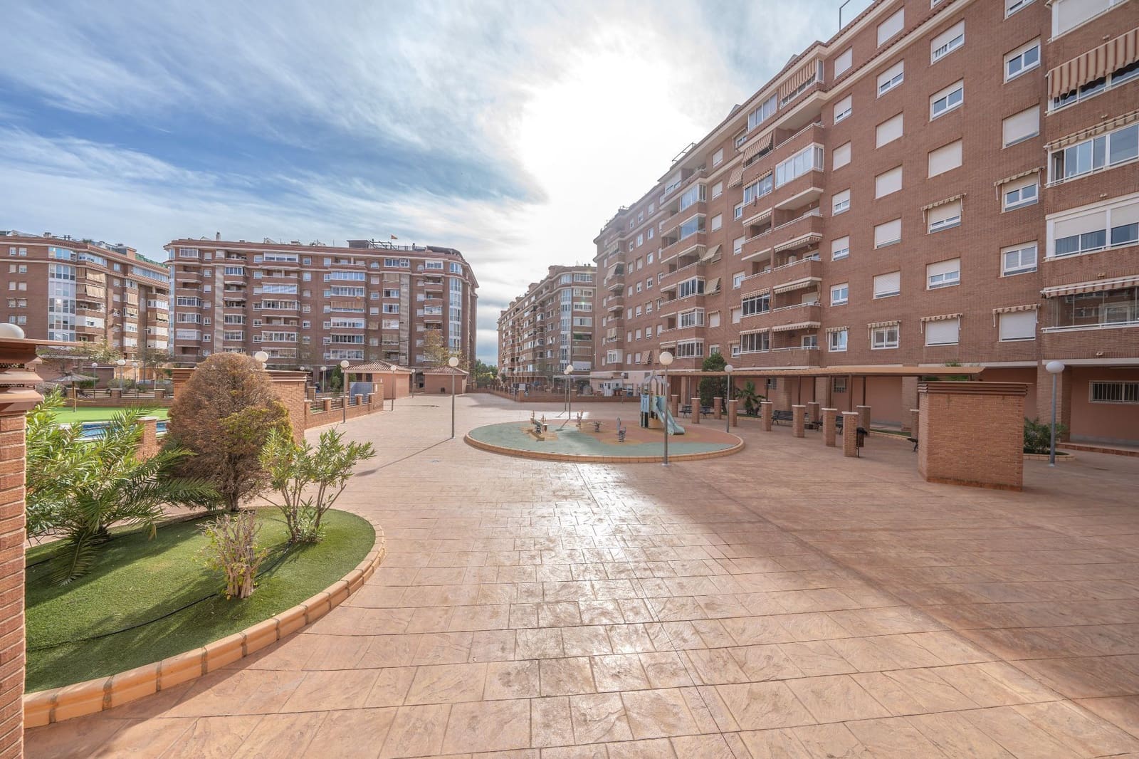 3 bedroom Flat for sale in San Vicente / Sant Vicent del Raspeig with pool garage - € 270,000 (Ref: 9426872)