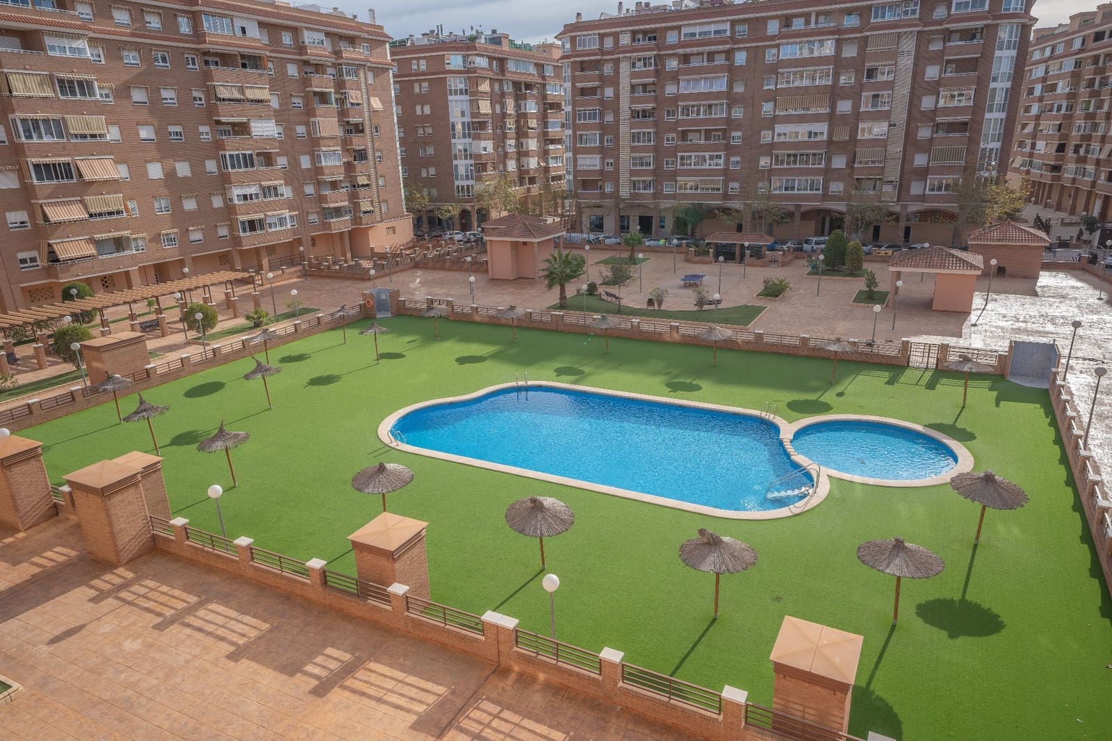 3 bedroom Flat for sale in San Vicente / Sant Vicent del Raspeig with pool garage - € 270,000 (Ref: 9426872)