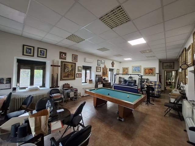 6 Zimmer Villa zu verkaufen in Toledo Stadt mit Garage - 675.000 € (Ref: 9426873)