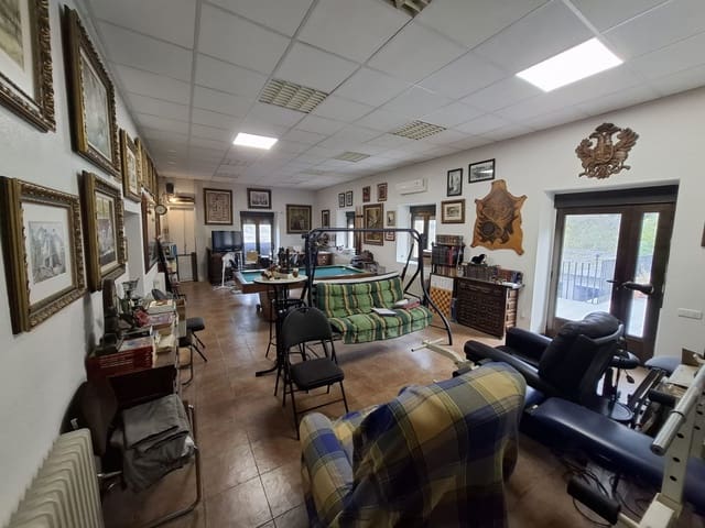 6 Zimmer Villa zu verkaufen in Toledo Stadt mit Garage - 675.000 € (Ref: 9426873)