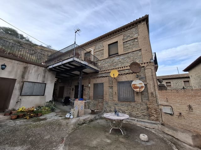 6 Zimmer Villa zu verkaufen in Toledo Stadt mit Garage - 675.000 € (Ref: 9426873)