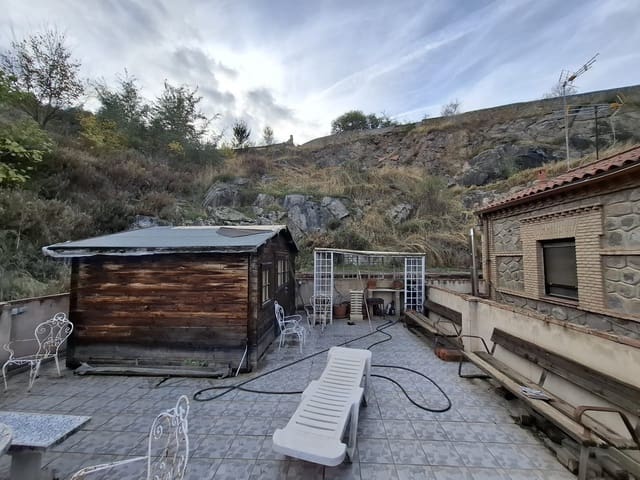 6 Zimmer Villa zu verkaufen in Toledo Stadt mit Garage - 675.000 € (Ref: 9426873)