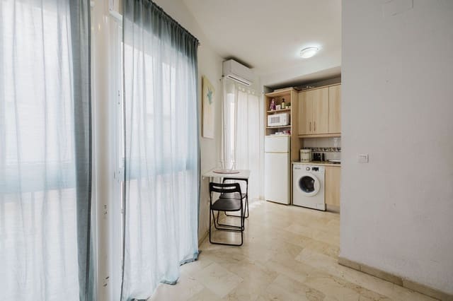 1 bedroom Penthouse for sale in La Merced, Málaga city - € 240,000 (Ref: 9426874)