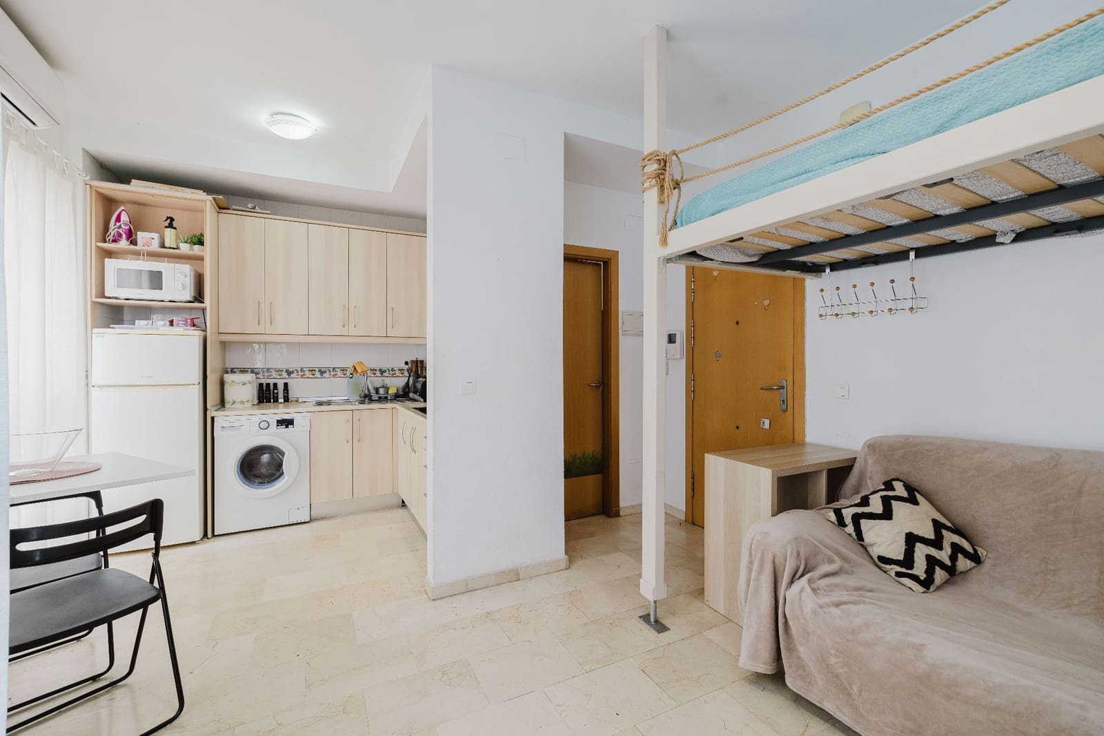 1 sovrum Takvåning till salu i Malaga stad - 240 000 € (Ref: 9426874)